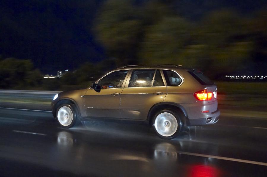  BMW X5 xDrive 5.0i 2010 года  (фото 78 из 142)